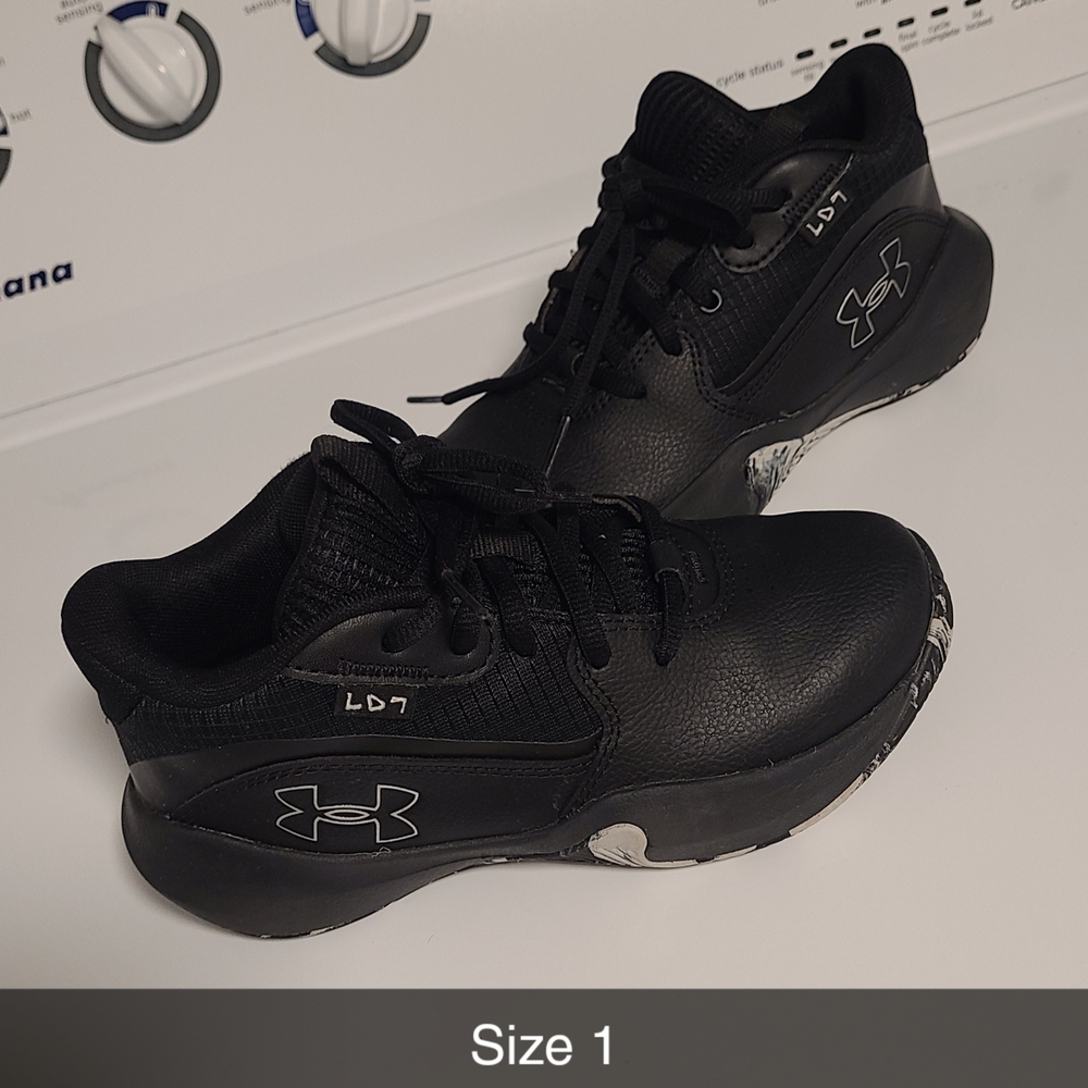 Size 1 Tennis Shoes